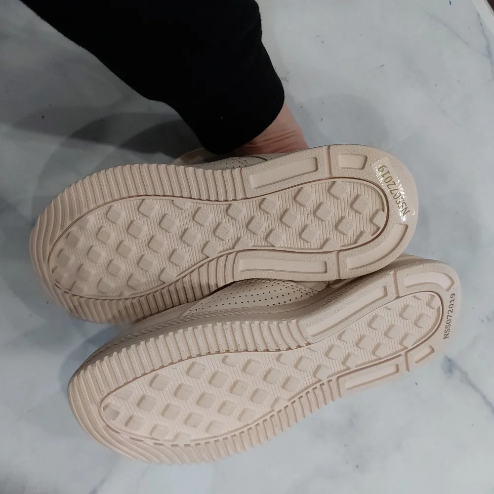 Everlane Leather Tread Sneakers The Trainer Pale Pink - Picture 6 of 8